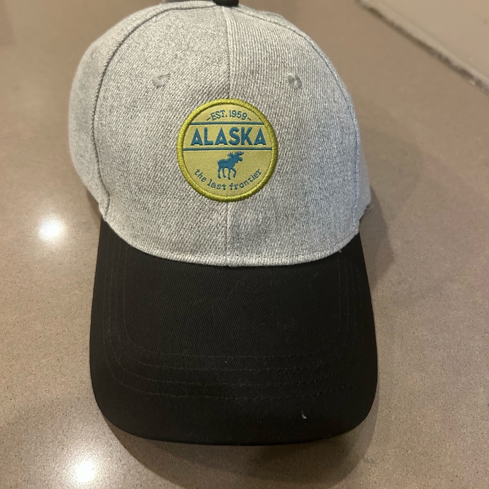 Cap Gray and Black Alaska Cap NEW